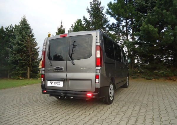 Renault Trafic cena 65900 przebieg: 207000, rok produkcji 2015 z Władysławowo małe 137
